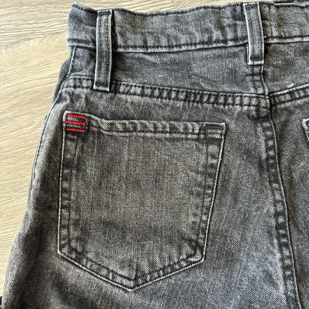 Urban Outfitters BDG The Mom High-Rise High Waisted Charcoal Denim Jean Shorts - Picture 6 of 8